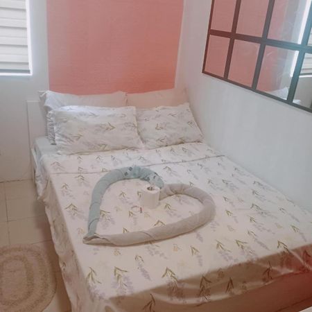 Urban Deca Staycation Mandaluyong Buitenkant foto