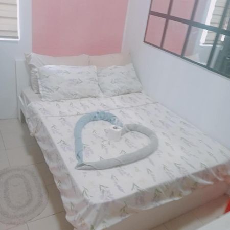 Urban Deca Staycation Mandaluyong Buitenkant foto