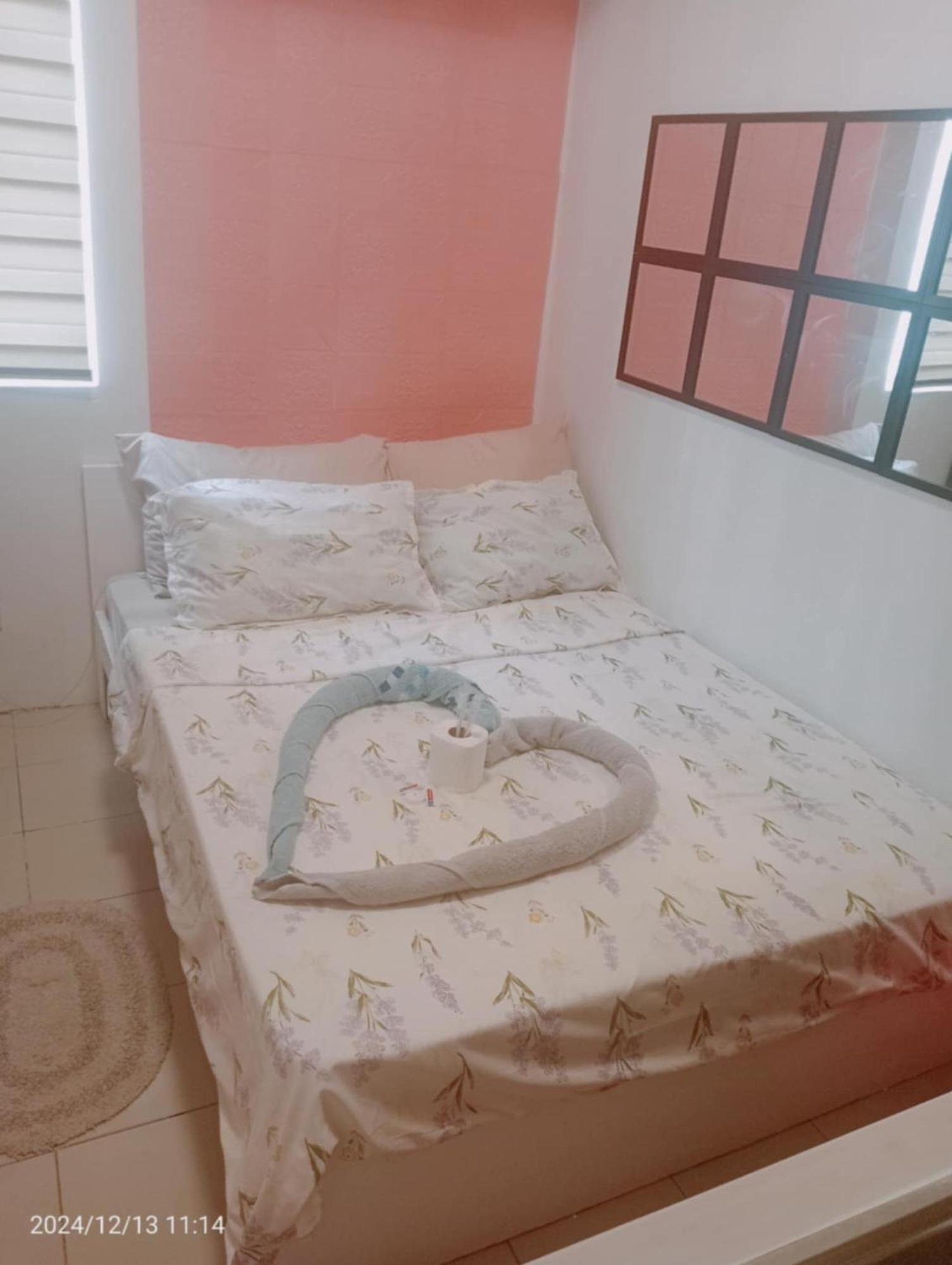 Urban Deca Staycation Mandaluyong Buitenkant foto